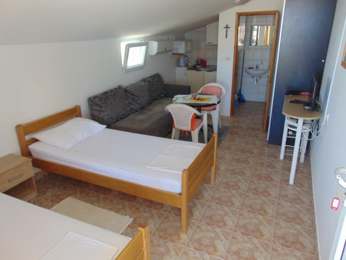Apartman Ivana Vir Exterior foto